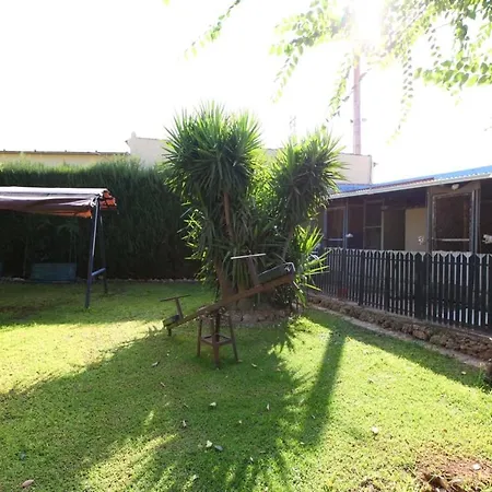 Spacious With Pool In Villa Sanlucar la Mayor