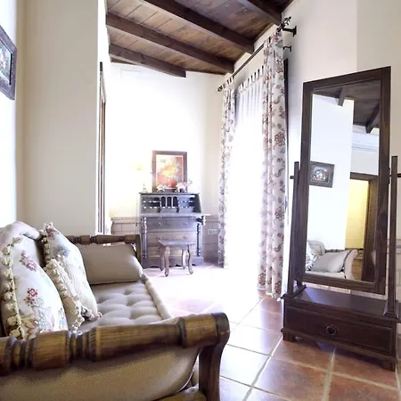 Spacious With Pool In Villa Sanlucar la Mayor